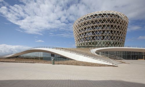 Płynna, organiczna architektura hotelu SILT w Middelkerke w Belgii