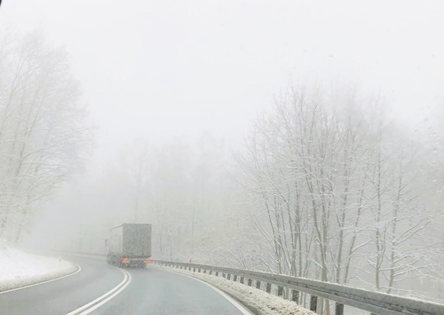 Rusza ogólnopolska kampania społeczna skierowana do kierowców - Zwolnij, bo się przejedziesz 