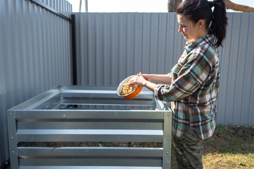 Domowy kompostownik – najlepszy sposób na ograniczenie odpadów organicznych