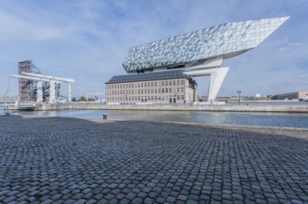 Port House Zahy Hadid - architektura przyszłości w Antwerpii